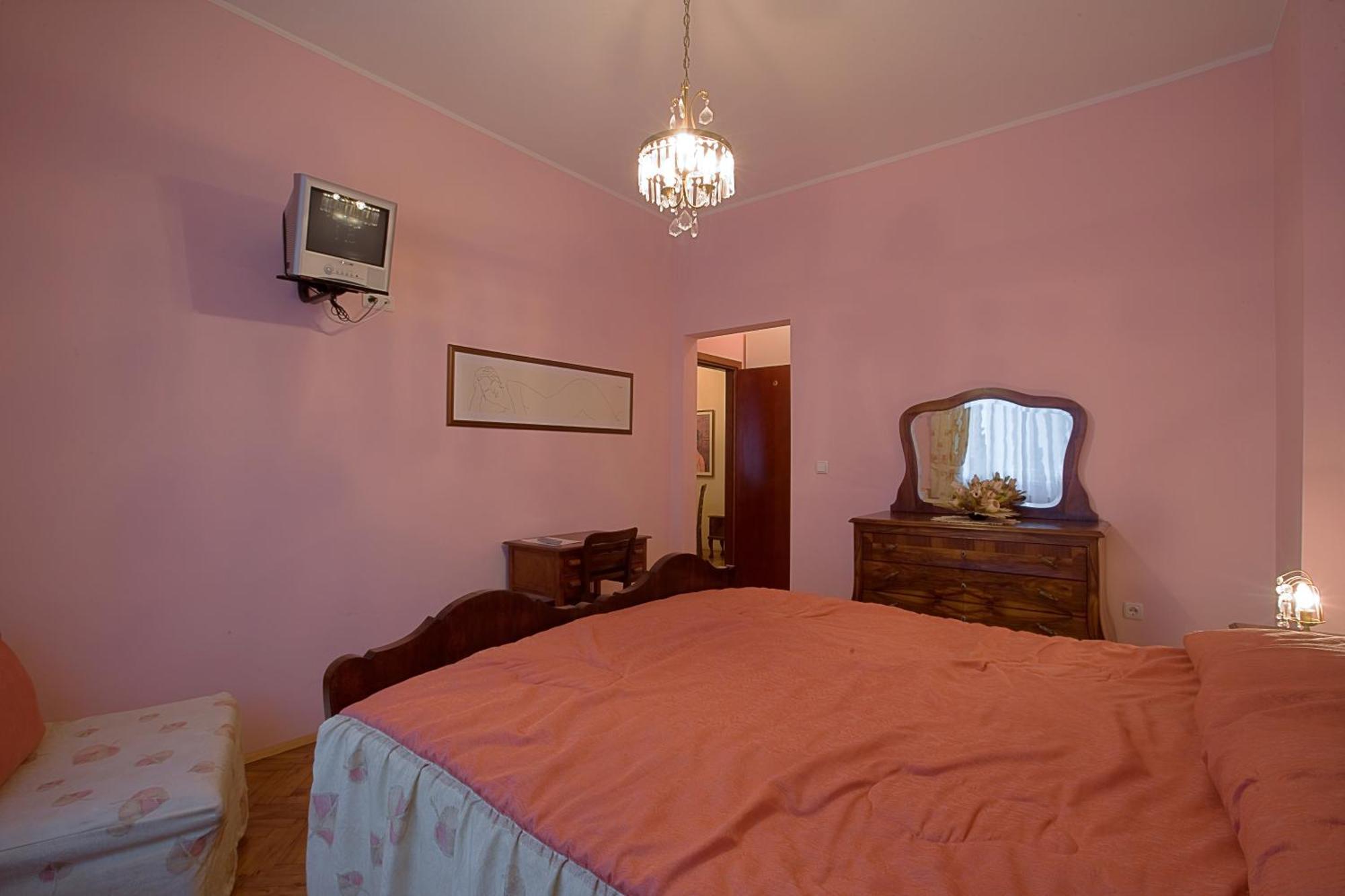 Casa Ferrari Bed & Breakfast Софія Екстер'єр фото
