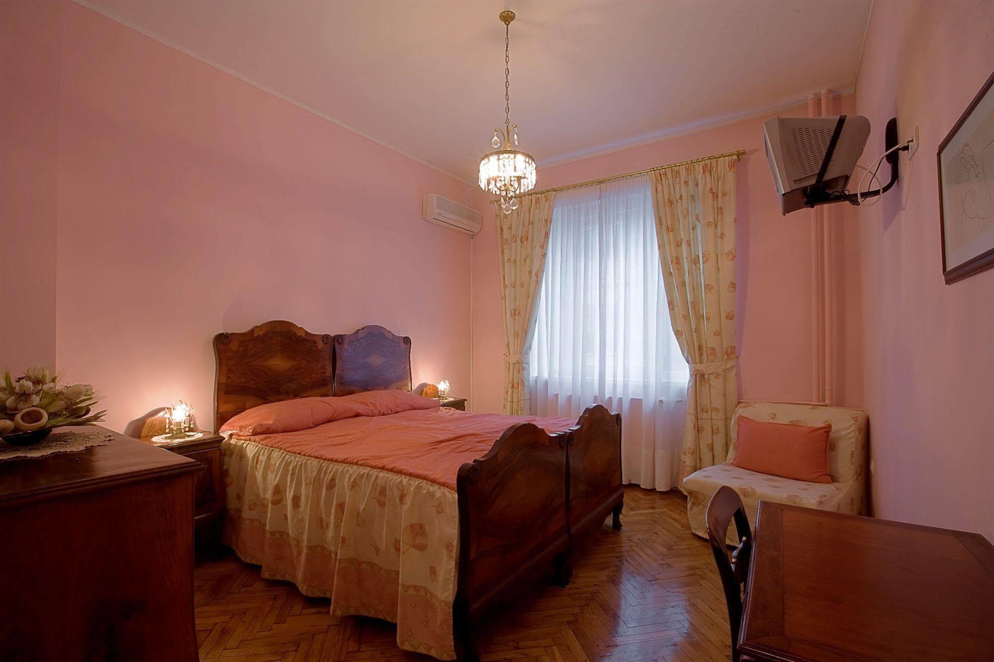 Casa Ferrari Bed & Breakfast Софія Екстер'єр фото