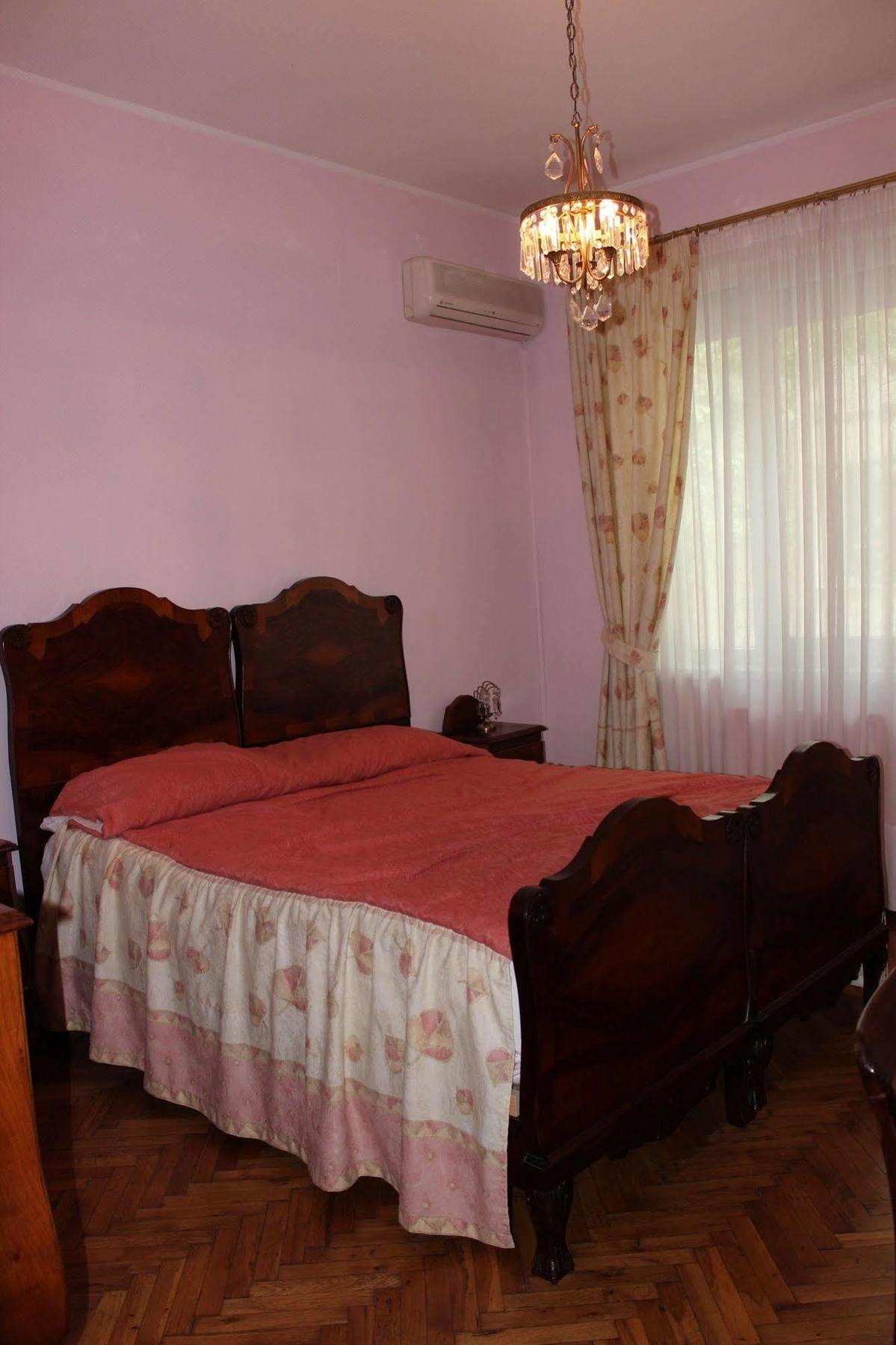 Casa Ferrari Bed & Breakfast Софія Екстер'єр фото