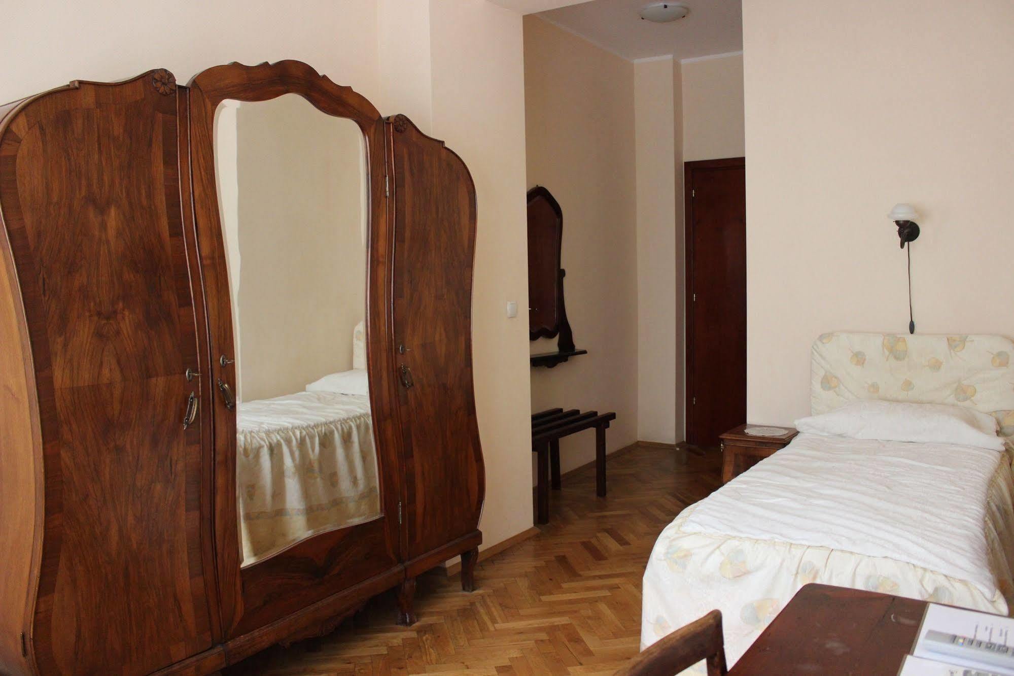 Casa Ferrari Bed & Breakfast Софія Екстер'єр фото