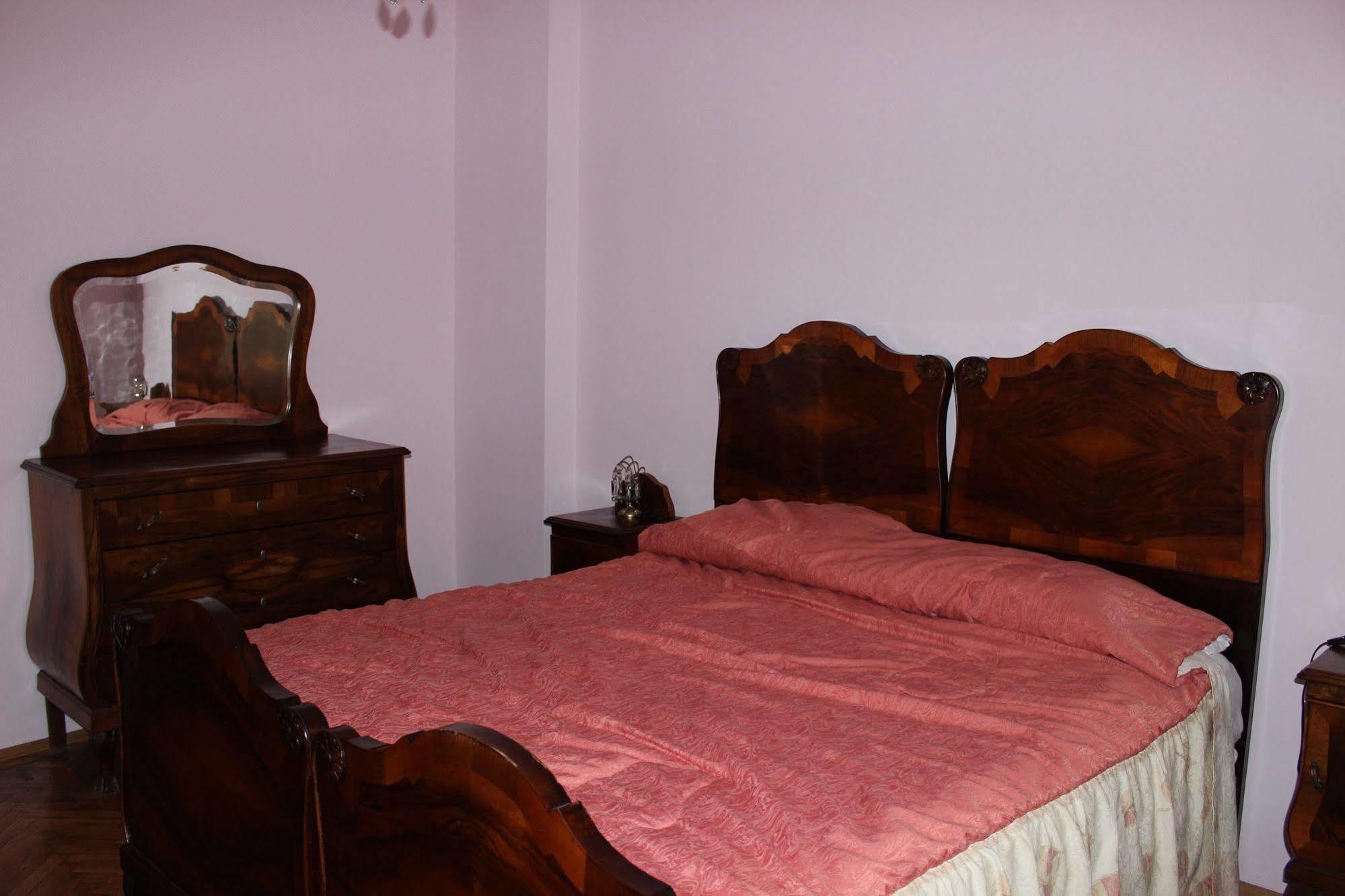 Casa Ferrari Bed & Breakfast Софія Екстер'єр фото