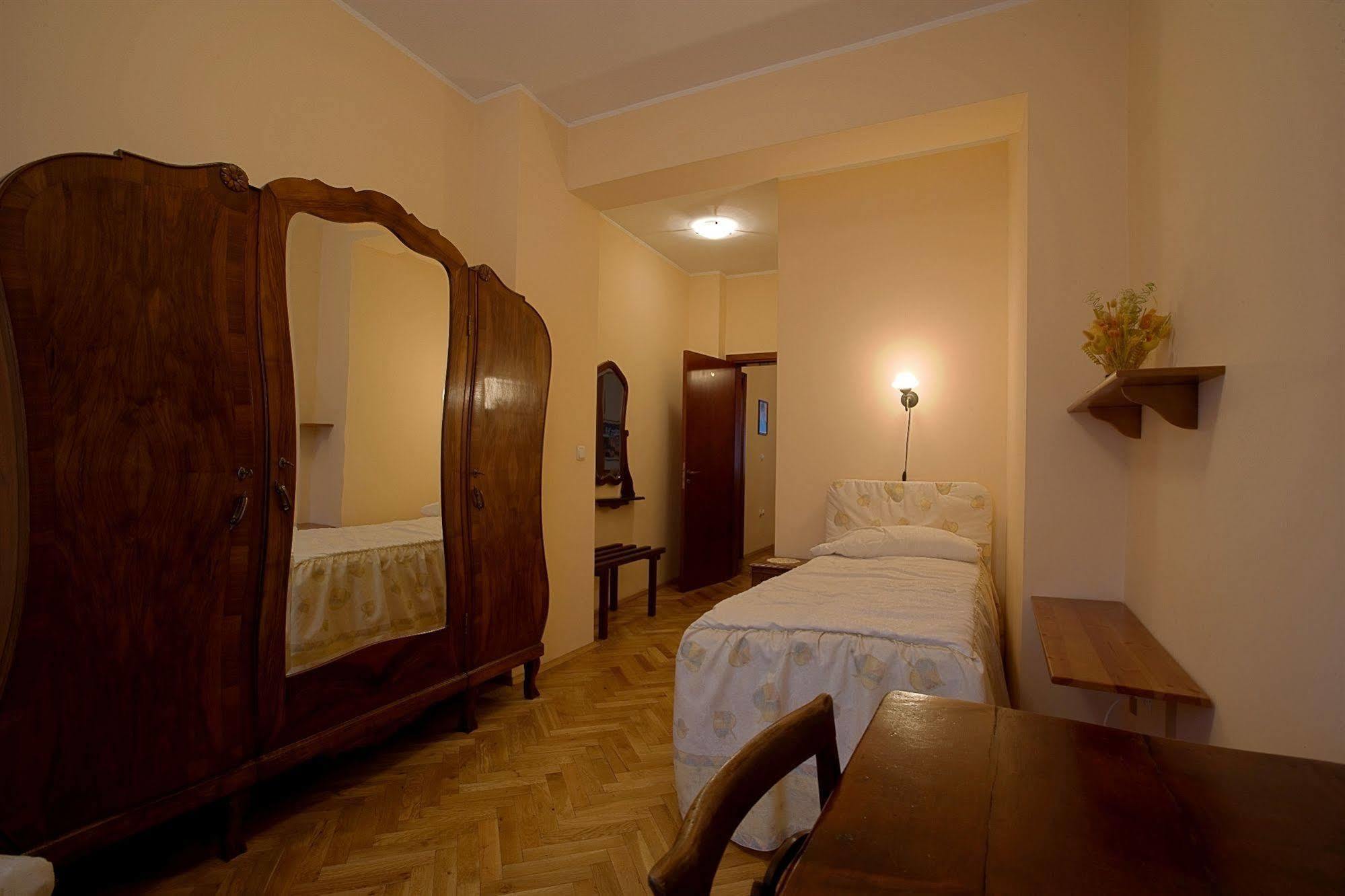 Casa Ferrari Bed & Breakfast Софія Екстер'єр фото